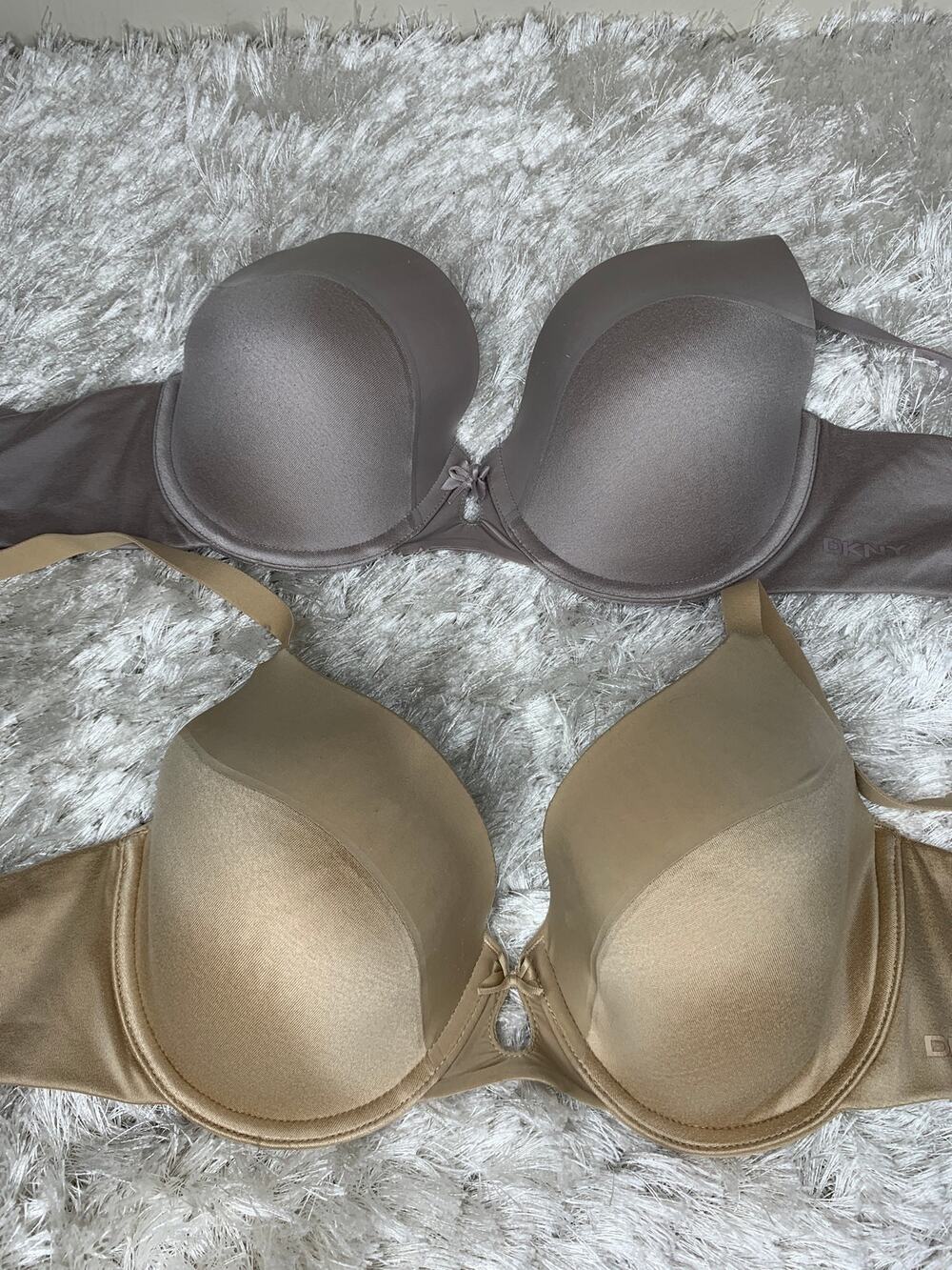 DKNY Set Two Underwire Lined T shirt Bras Sz 36B